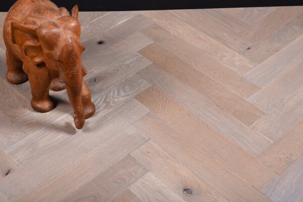 Parquet Chêne massif Bâtons Rompus 14x120 mm – Image 2