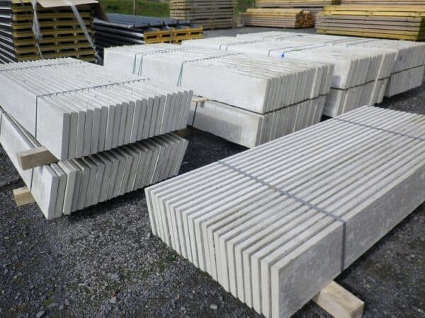 Soubassement béton de 25 cm pour poteaux à encoches – Image 1