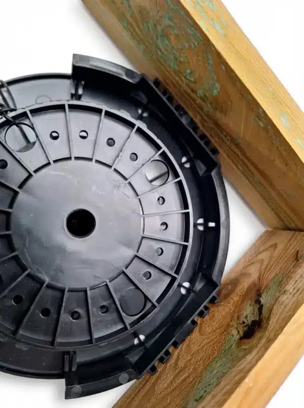 Support d'habillage latéral pour plot terrasse